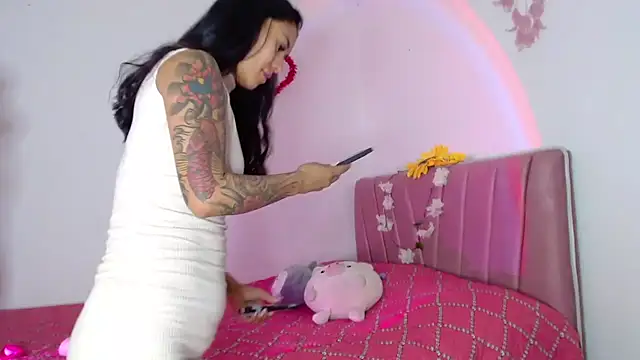 Liahdiaz  online show from 19, 9, 2025