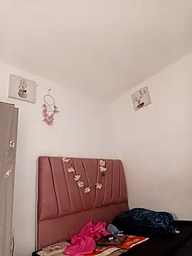 Liahdiaz  online show from 16, 12, 2025