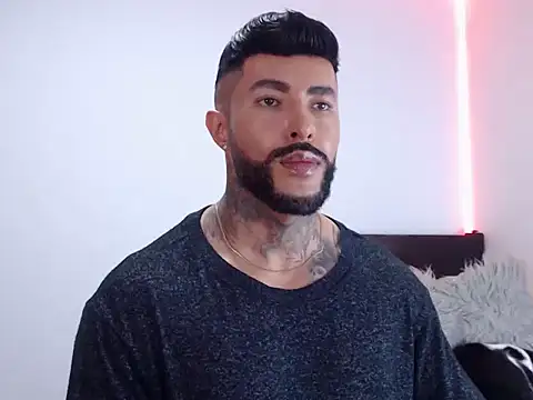 andrea de lucaa online show from 21, 10, 2025