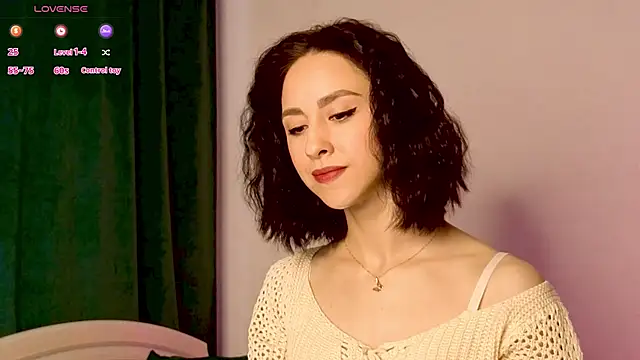 Snapshot of MiaSweetasHoney chatting on 5, 12, 2025 MiaSweetasHoney online show from 5, 12, 2025