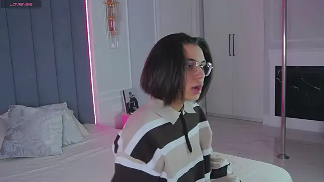 VioletAsh online show from 23, 4, 2026