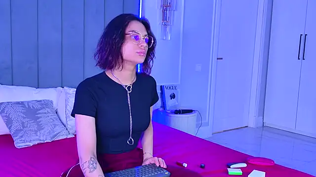 VioletAsh online show from 8, 6, 2026