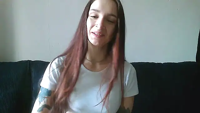   Leyla   online show from 13, 10, 2025