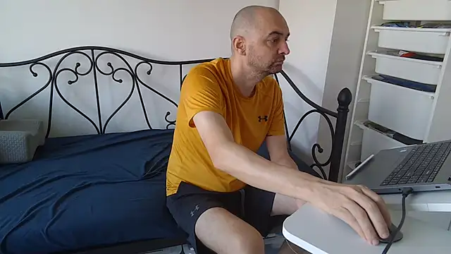 Handsomernguy online show from 1, 10, 2025