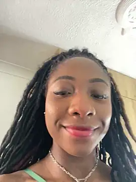 Snapshot of Astergray21 chatting on 4, 12, 2025 Astergray21 online show from 4, 12, 2025