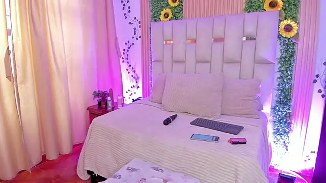 Snapshot of Jade_Nmm chatting on 7, 11, 2025 Jade Nmm online show from 7, 11, 2025