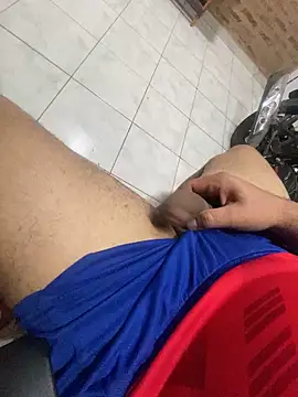 Snapshot of A-dvd-96 chatting on 9, 9, 2025 A-dvd-96 online show from 9, 9, 2025