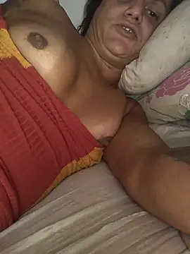 Snapshot of fabiolabarros chatting on 8, 10, 2025 fabiolabarros online show from 8, 10, 2025