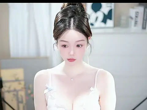 Snapshot of abbyli12 chatting on 21, 10, 2025 abbyli12 online show from 21, 10, 2025