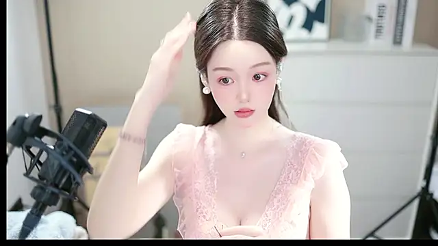 Snapshot of abbyli12 chatting on 7, 11, 2025 abbyli12 online show from 7, 11, 2025