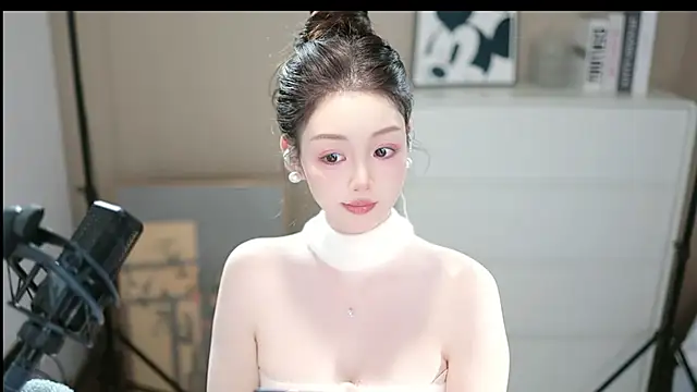 Snapshot of abbyli12 chatting on 17, 11, 2025 abbyli12 online show from 17, 11, 2025