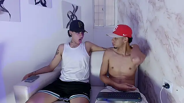 Snapshot of DustinandJordan chatting on 13, 11, 2025 DustinandJordan online show from 13, 11, 2025