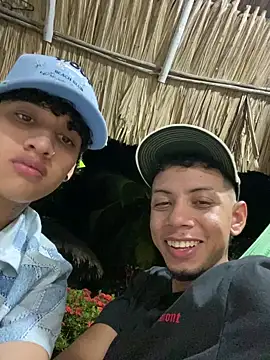 Snapshot of DustinandJordan chatting on 23, 11, 2025 DustinandJordan online show from 23, 11, 2025