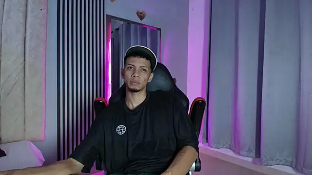 Snapshot of DustinandJordan chatting on 26, 11, 2025 DustinandJordan online show from 26, 11, 2025