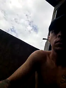 Santi2323xxX online show from 2, 2, 2026