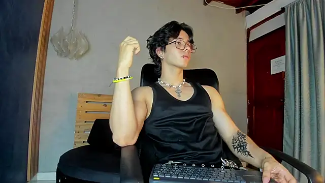 Snapshot of Markuss__ chatting on 16, 10, 2025 Markuss online show from 16, 10, 2025