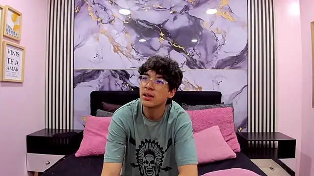 Desire Ecstasy online show from 4, 2, 2026