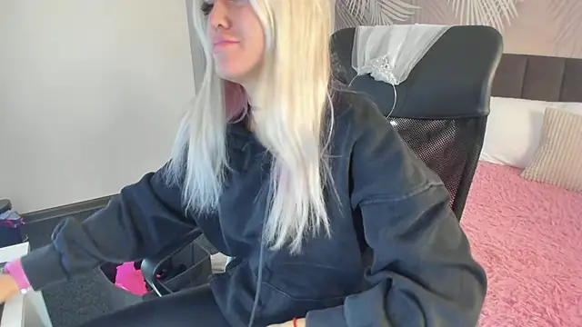 Kira Key online show from 29, 9, 2025