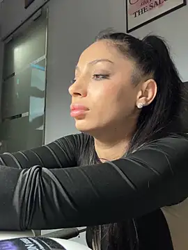 Bella Vixen  online show from 29, 11, 2025