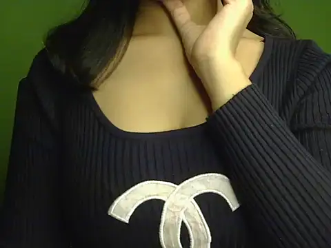 Snapshot of your_cute_girl chatting on 15, 11, 2025 your cute girl online show from 15, 11, 2025