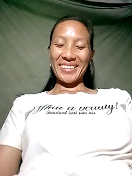 Snapshot of Lisa_pusy chatting on 12, 10, 2025 Lisa pusy online show from 12, 10, 2025