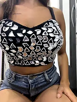 layra 9900 online show from 26, 10, 2025