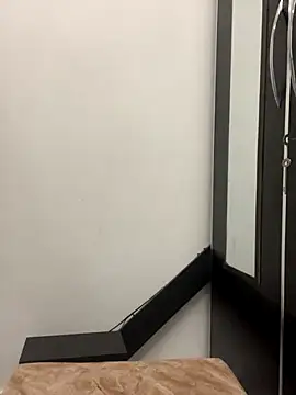 layra 9900 online show from 1, 11, 2025