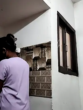 layra 9900 online show from 15, 12, 2025