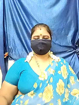 Snapshot of sushma26 chatting on 27, 9, 2025 sushma26 online show from 27, 9, 2025