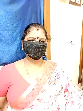 Snapshot of sushma26 chatting on 28, 10, 2025 sushma26 online show from 28, 10, 2025