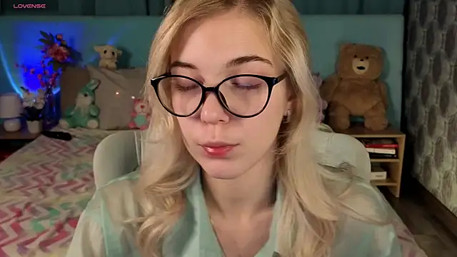 Snapshot of Aurora_Bennet chatting on 17, 11, 2025 Aurora Bennet online show from 17, 11, 2025