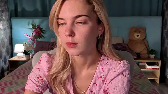 Snapshot of Aurora_Bennet chatting on 1, 12, 2025 Aurora Bennet online show from 1, 12, 2025