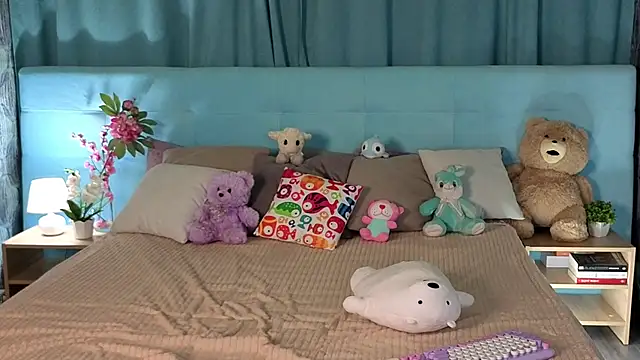 Snapshot of Aurora_Bennet chatting on 3, 12, 2025 Aurora Bennet online show from 3, 12, 2025