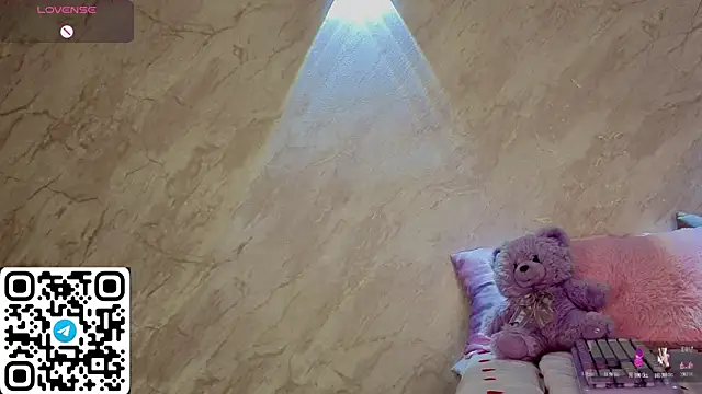 Aurora Bennet online show from 6, 4, 2026