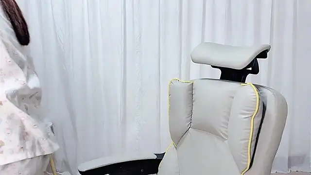 Snapshot of Dec-7758 chatting on 27, 10, 2025 Dec-7758 online show from 27, 10, 2025