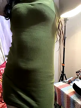 queenbuggi online show from 5, 12, 2025