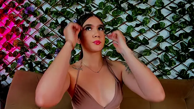 Snapshot of kloe_bella chatting on 9, 9, 2025 kloe bella online show from 9, 9, 2025