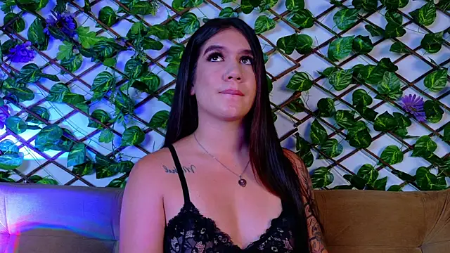 Snapshot of kloe_bella chatting on 9, 10, 2025 kloe bella online show from 9, 10, 2025