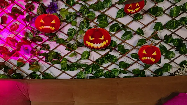 Snapshot of kloe_bella chatting on 14, 10, 2025 kloe bella online show from 14, 10, 2025