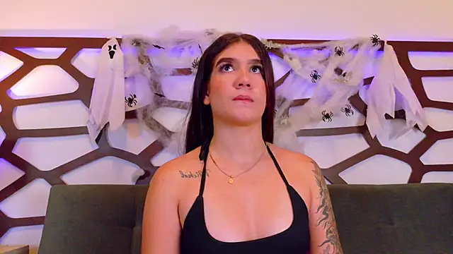 Snapshot of kloe_bella chatting on 27, 10, 2025 kloe bella online show from 27, 10, 2025