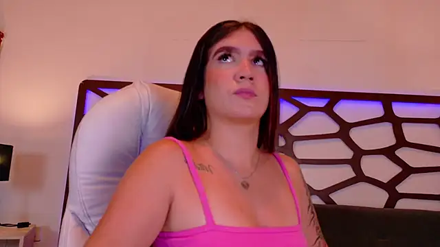 Snapshot of kloe_bella chatting on 15, 11, 2025 kloe bella online show from 15, 11, 2025