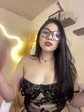Snapshot of Zoe_Serrat chatting on 10, 11, 2025 Zoe Serrat online show from 10, 11, 2025