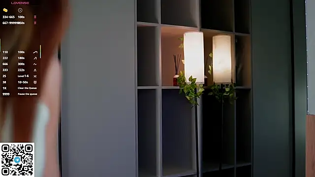 Quinavelle online show from 2, 12, 2025