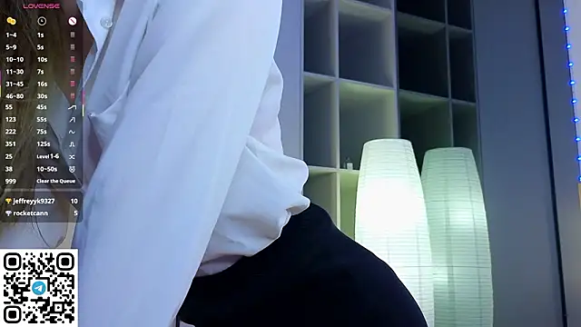 Quinavelle online show from 15, 2, 2026