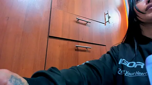 scarletr red online show from 13, 9, 2025