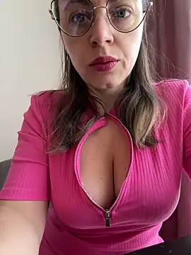 ladywithbigass online show from 10, 3, 2025