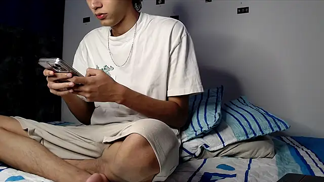 Snapshot of alexmark_ chatting on 13, 5, 2026 alexmark online show from 13, 5, 2026