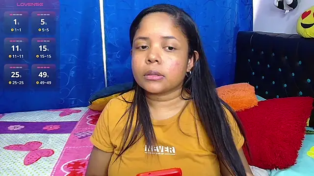 Snapshot of melikaronit2 chatting on 23, 10, 2025 melikaronit2 online show from 23, 10, 2025