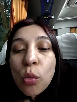 Snapshot of caronicole77 chatting on 27, 10, 2025 caronicole77 online show from 27, 10, 2025