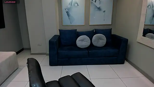 LeahNovac online show from 4, 11, 2025